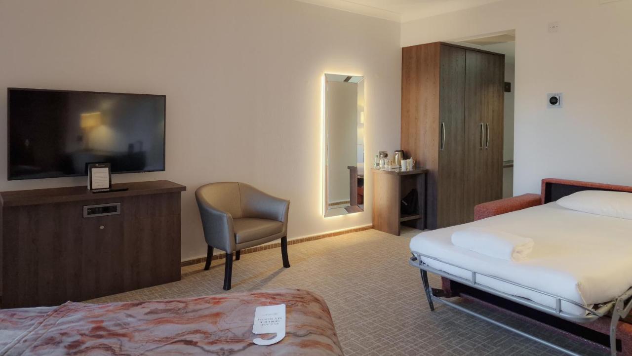 Hotel Coppid Beech Bracknell Exterior foto